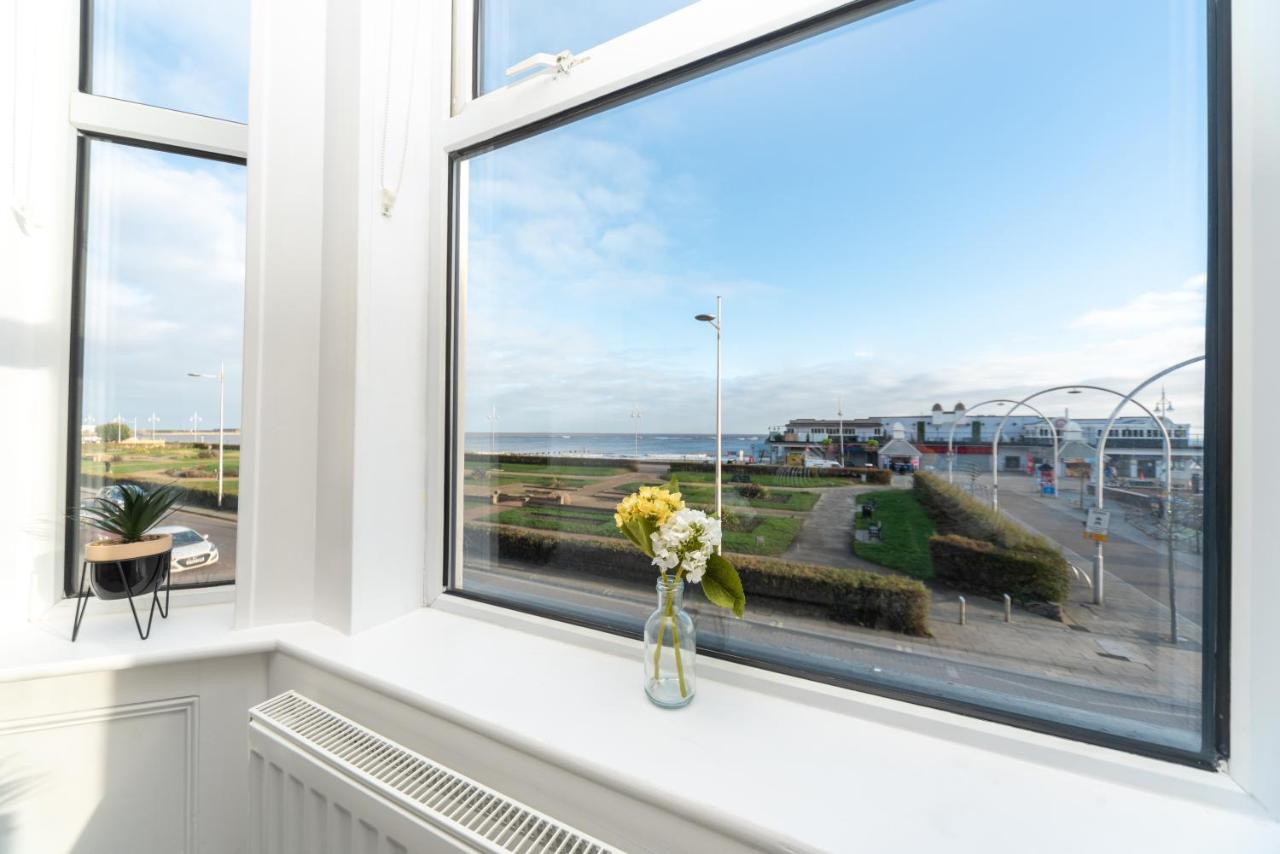 Sea Views Stunning 2 Bedroom Apartment # Lowestoft Exterior foto