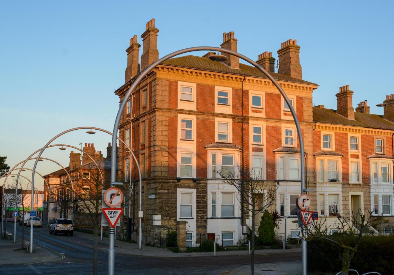 Sea Views Stunning 2 Bedroom Apartment # Lowestoft Exterior foto